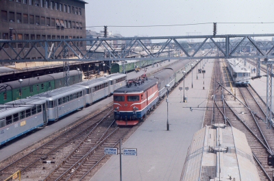 {short description of image}